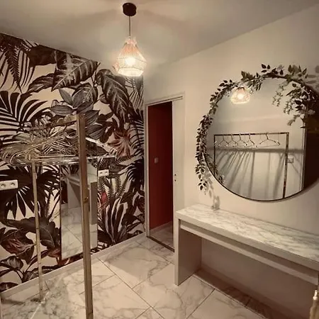 Jungle Suite, Jacuzzi A 7 Min De La