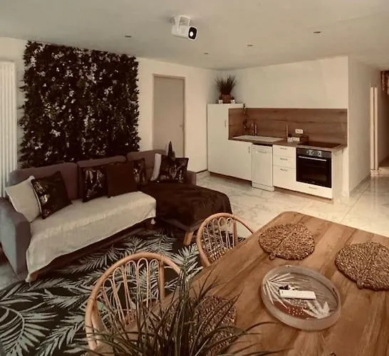 Jungle Suite, Jacuzzi A 7 Min De La